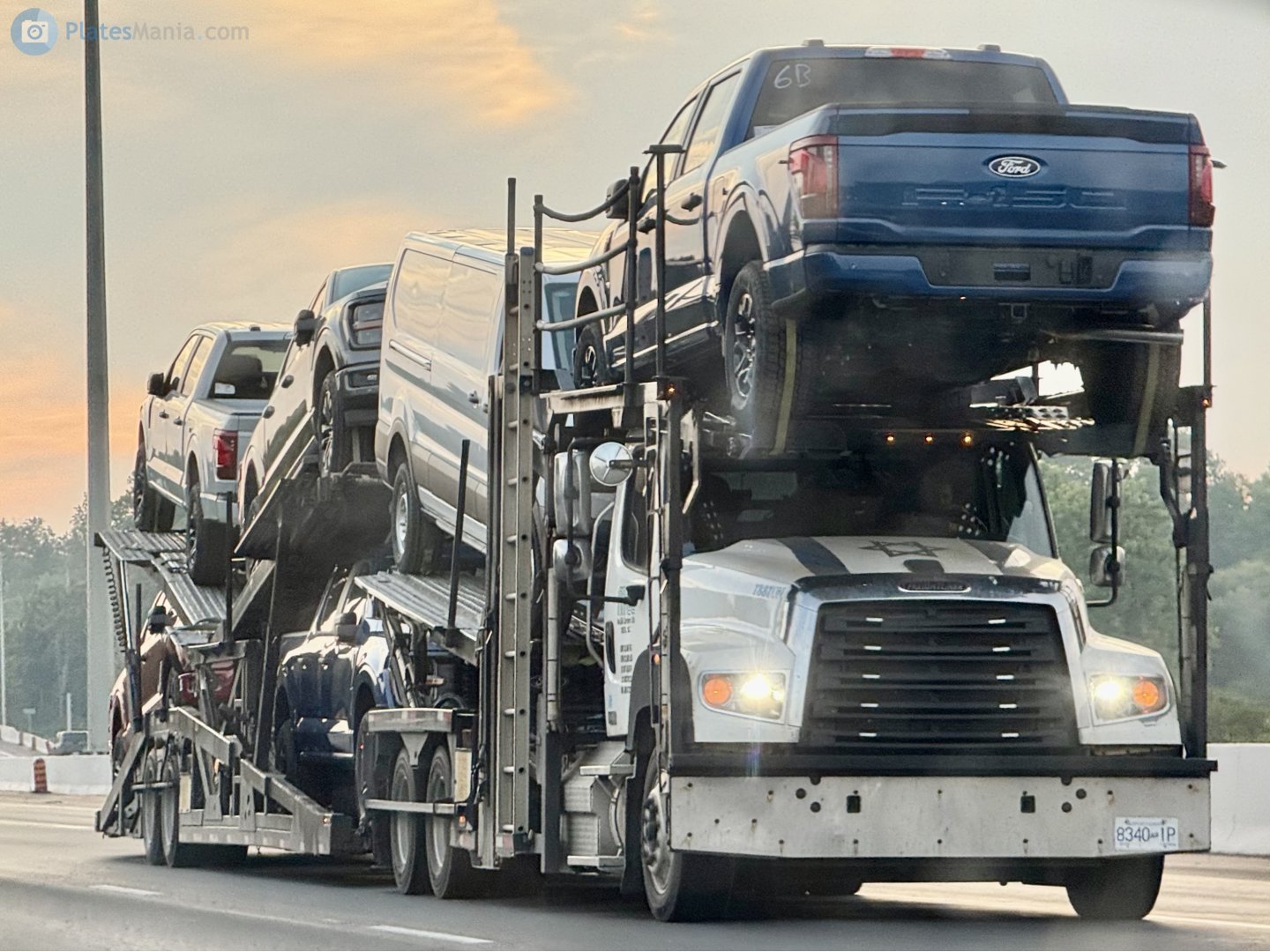 8340-1P, Freightliner 114SD 