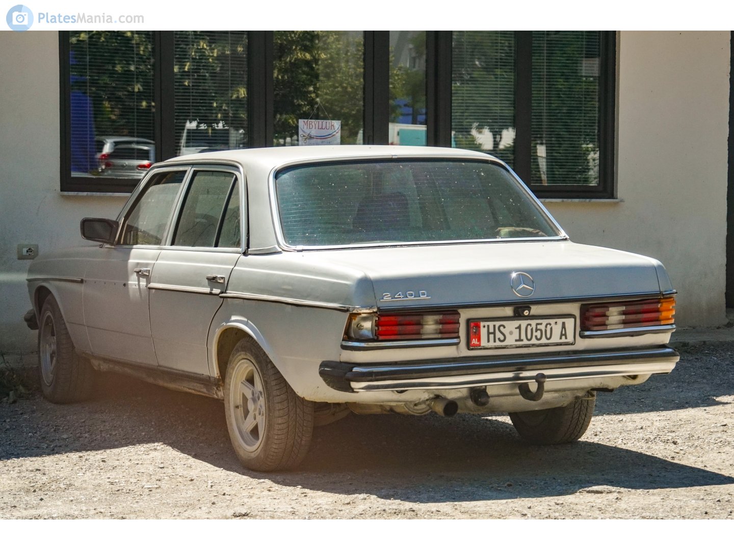 HS 1050 A, Mercedes-Benz E-Klasse 200–300 Sedan (W123), 1975­–1986