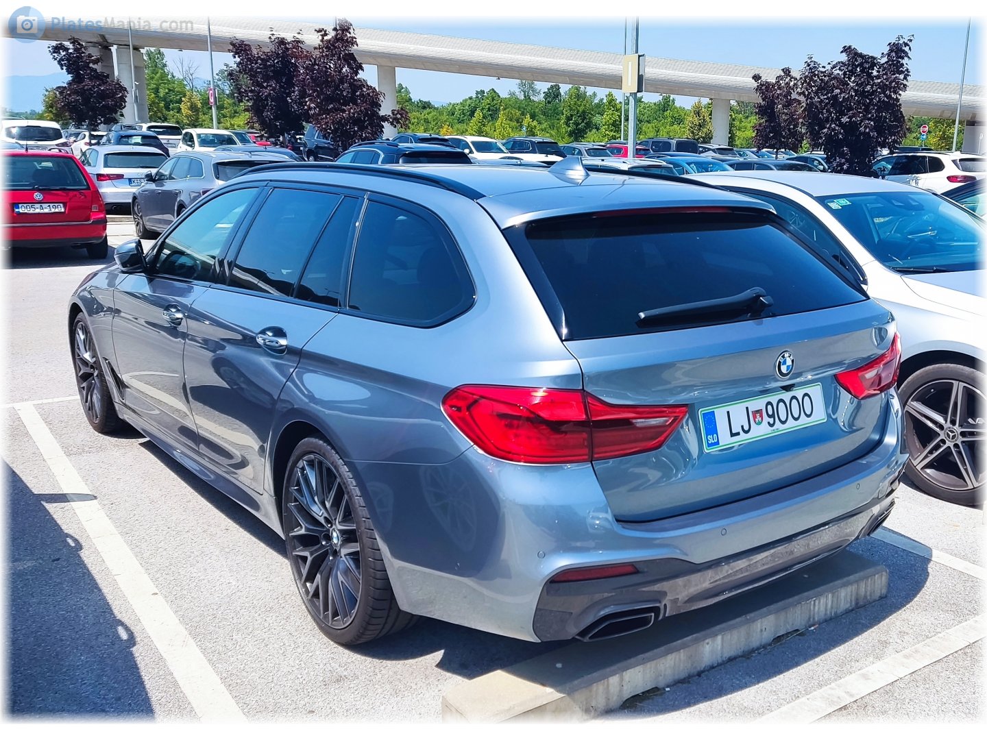 LJ 9OOO, BMW 5 Series 7th gen Touring (G31), 2017–2020