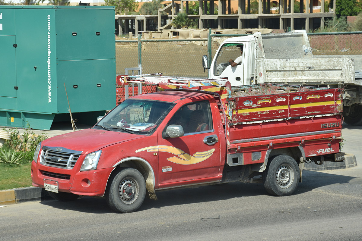 ٤٦٥٧ طفج, Isuzu D-Max 