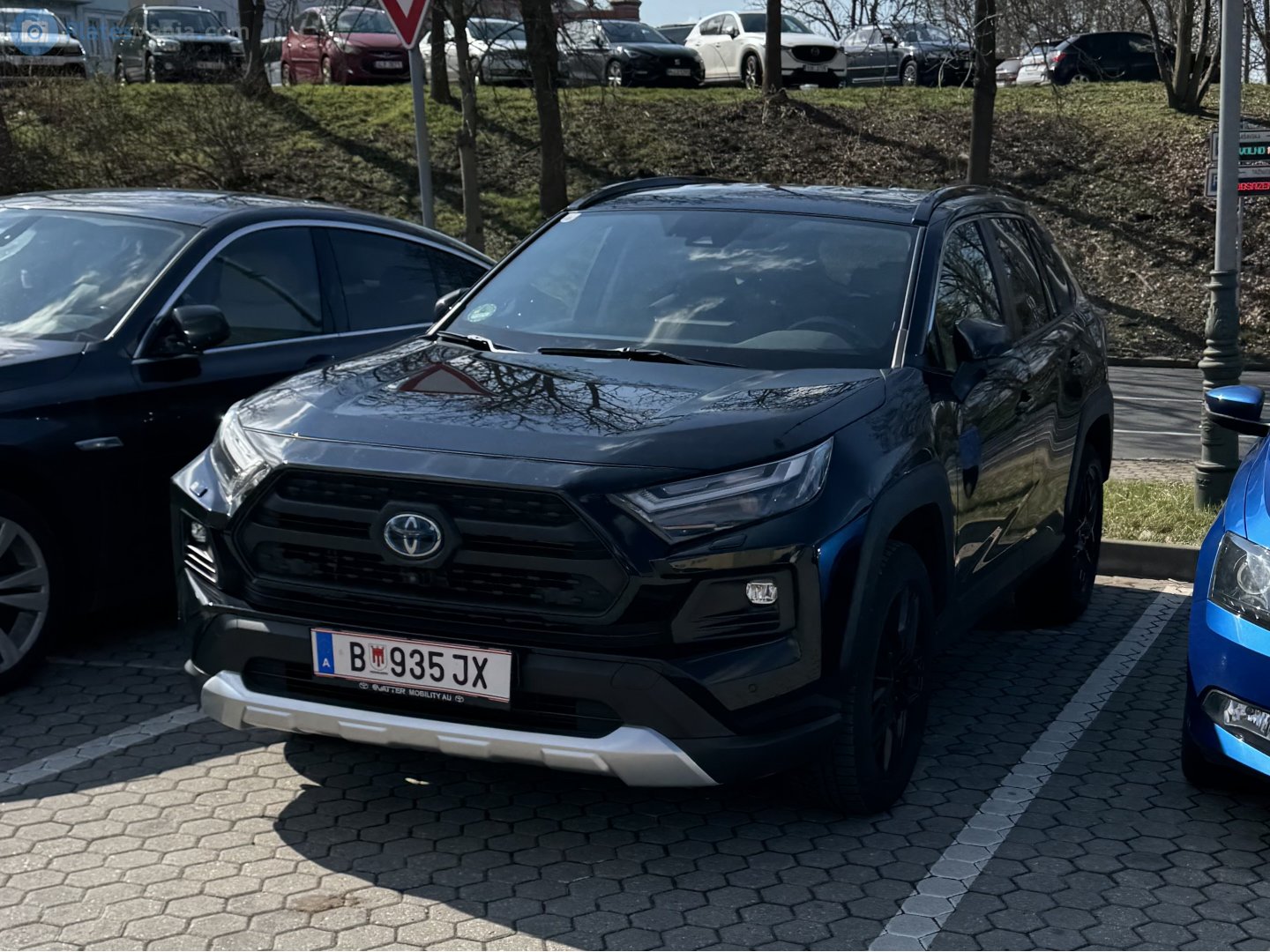 B 935 JX, Toyota RAV4 5th gen (XA50), 2018–