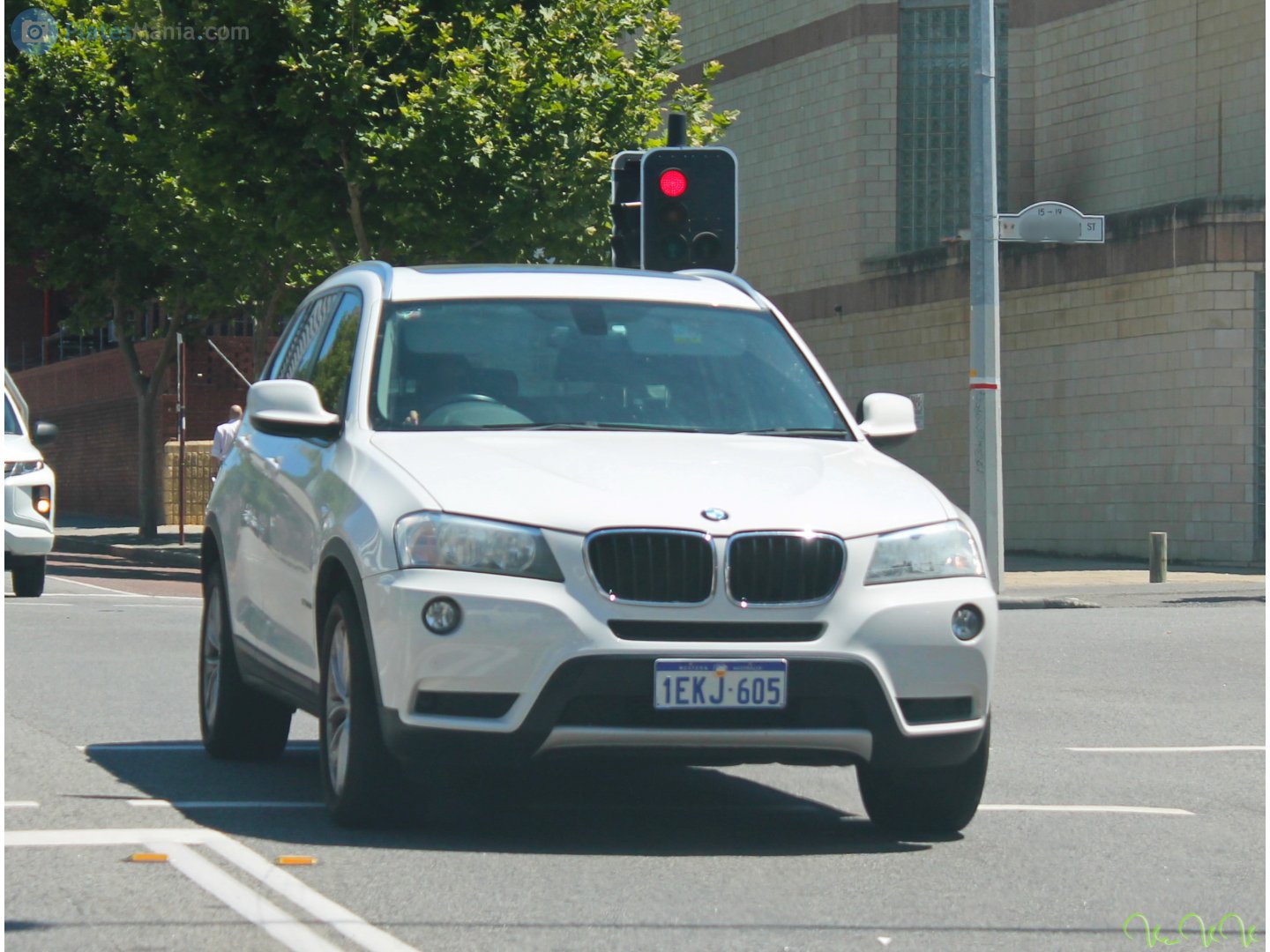 1EKJ-605, BMW X3 2nd gen (F25), 2010–2014
