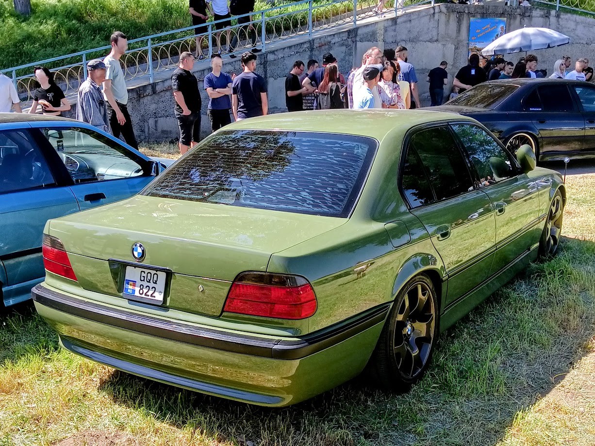 GQQ 822, BMW 7 Series 3rd gen (E38), 1995–2001