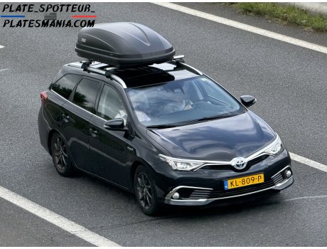 KL-809-P, Toyota Auris