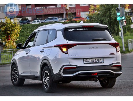 90 J 571 VA, Kia Carens