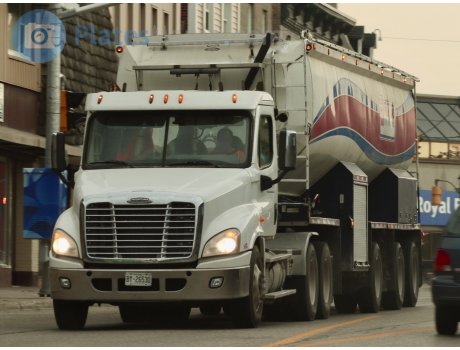 BY-26530, Freightliner Cascadia