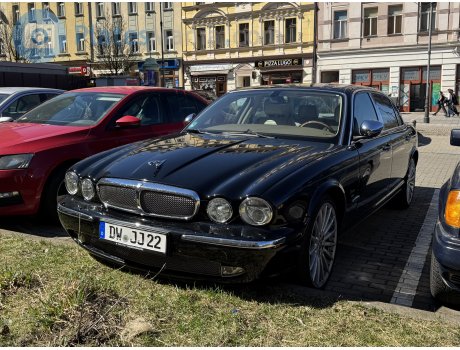 DW JJ 22, Jaguar XJ