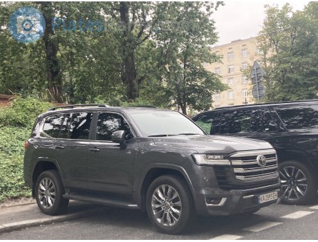KA 2595 EH, Toyota Land Cruiser