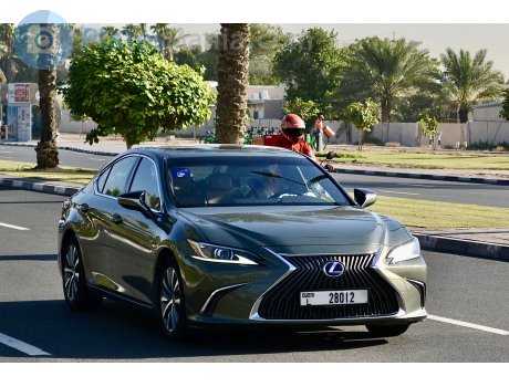 L 28012, Lexus ES