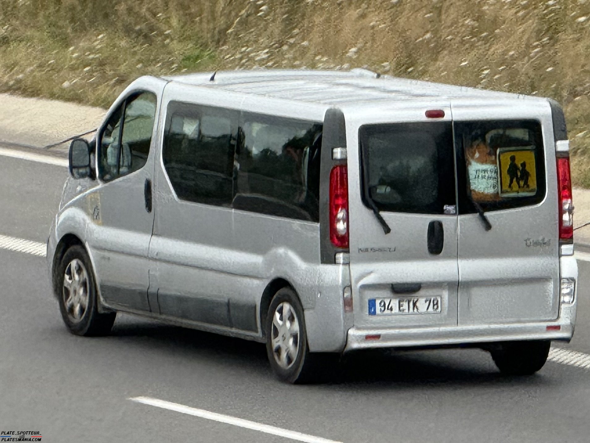 94 ETK 78, Renault Trafic 2nd gen (X83), 2001–2014