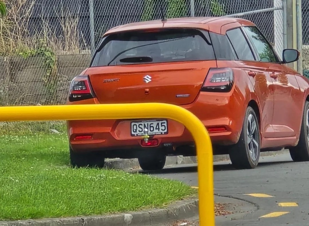 QSN645, Suzuki Swift 8th gen (AOL), 2023–