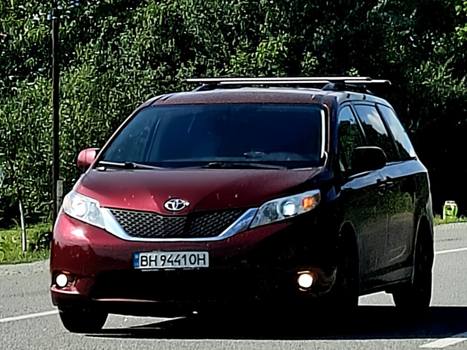 BH 9441 OH, Toyota Sienna 3rd gen (XL30), 2010–2020