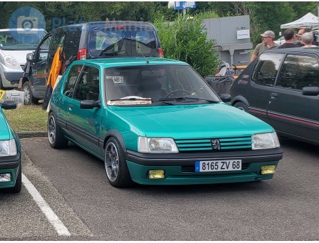 8165 ZV 68, Peugeot 205