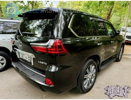 007 AA 02, Lexus LX