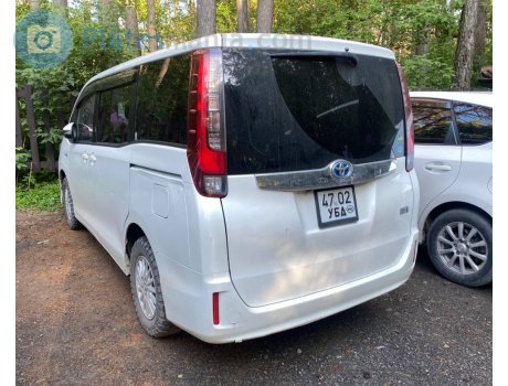 4702 УБД, Toyota Noah