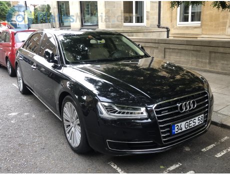 34 GES 58, Audi A8