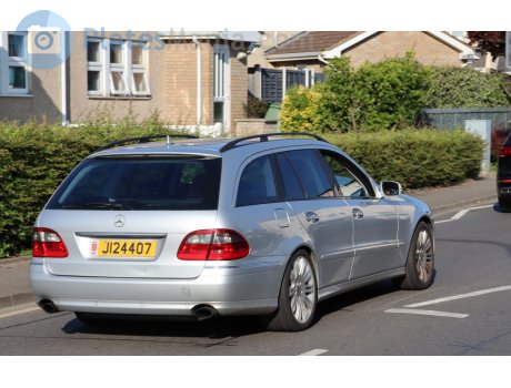J124407, Mercedes-Benz E-Klasse