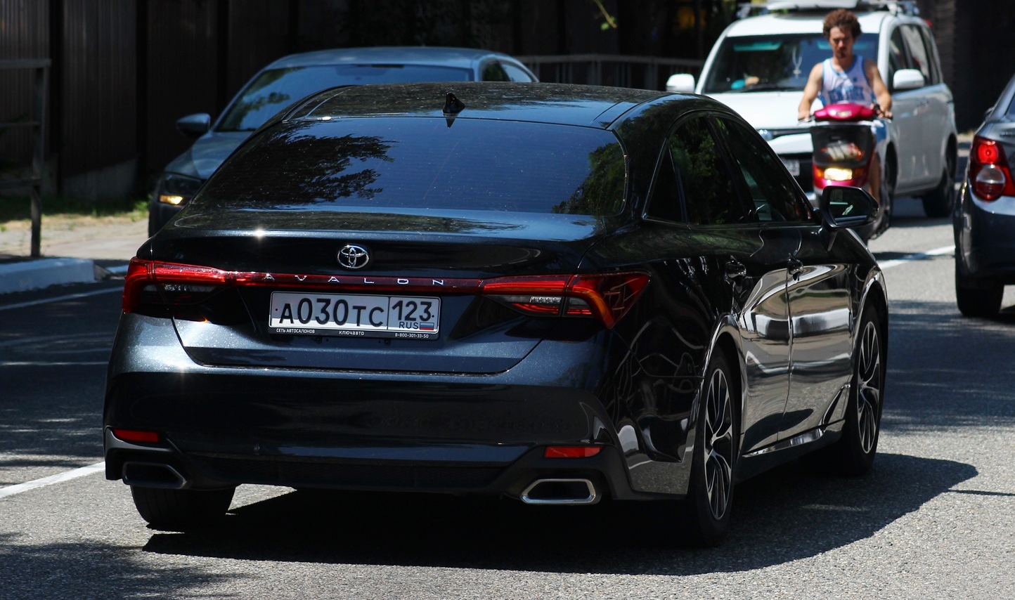 а 030 тс 123, Toyota Avalon 