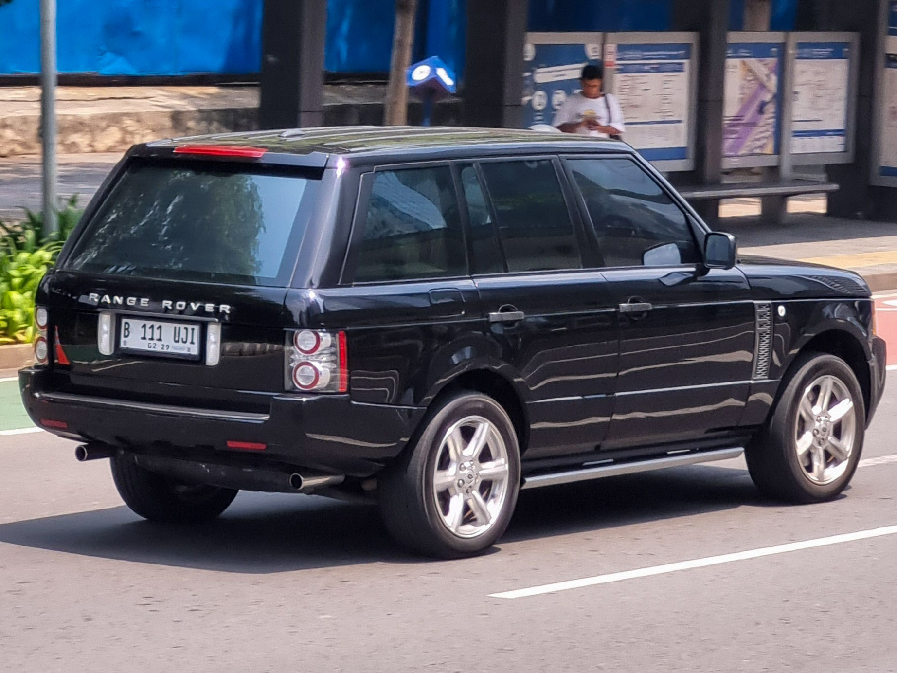 B 111 UJI, Land Rover Range Rover 3rd gen (L322), 2002–2012