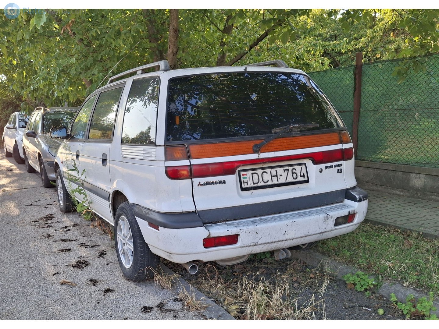 DCH-764, Mitsubishi Space Wagon 2nd gen (N30/N40), 1991–1998