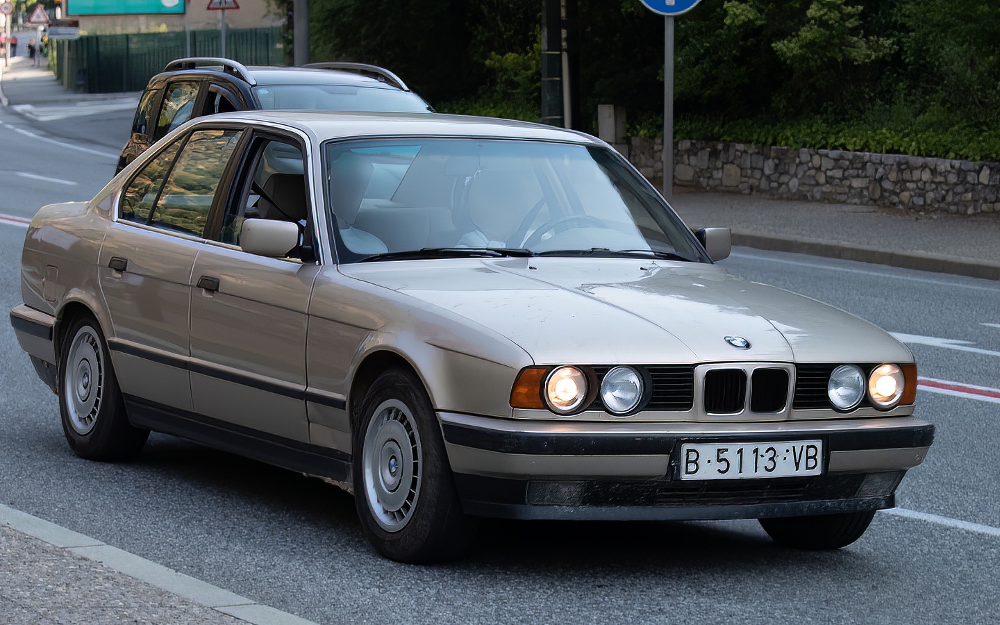 B 5113 VB, BMW 5 Series 3rd gen Sedan (E34), 1988–1995