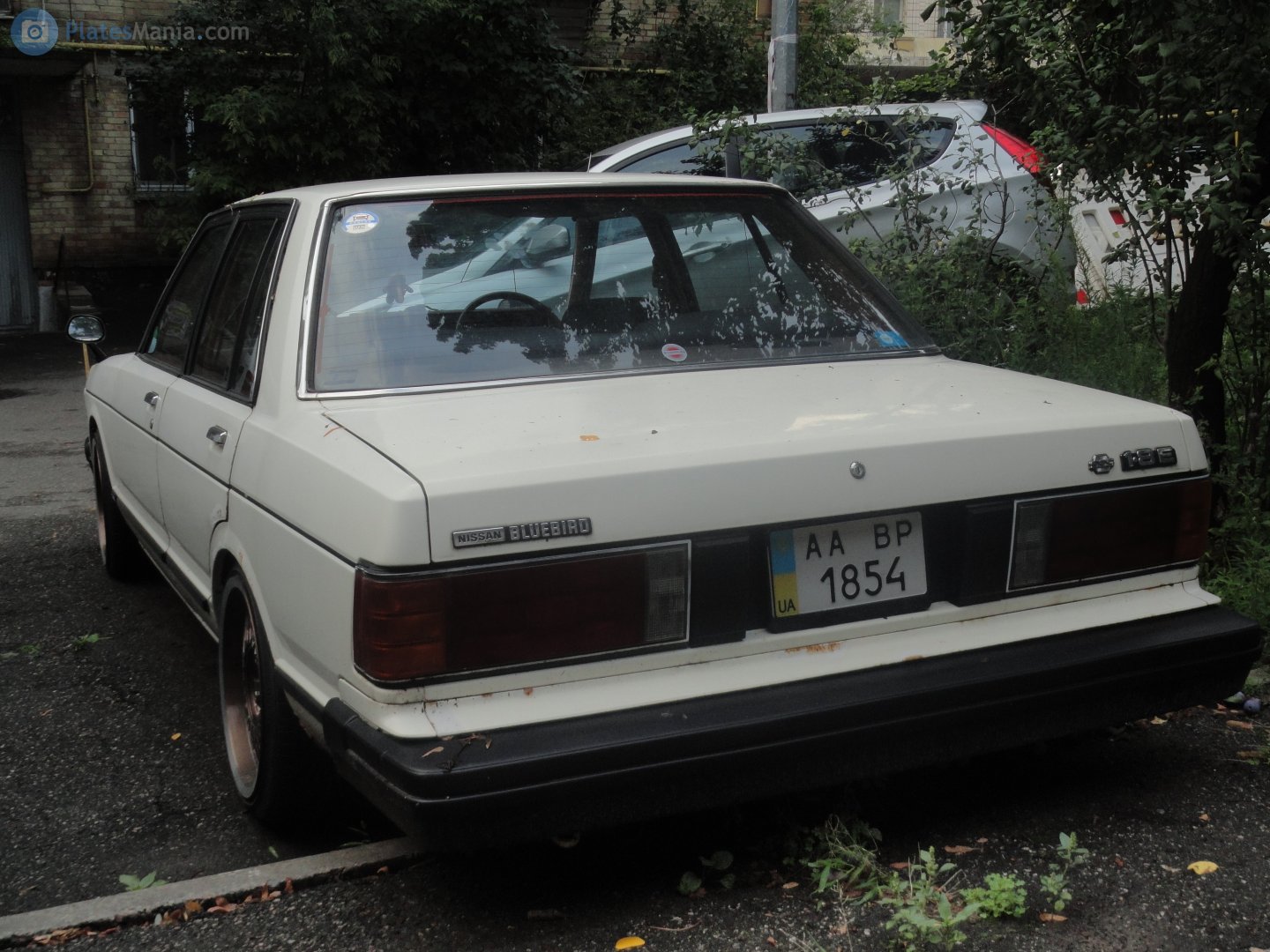 AA 1854 BP, Nissan Bluebird 6th gen Sedan (910), 1981–1993