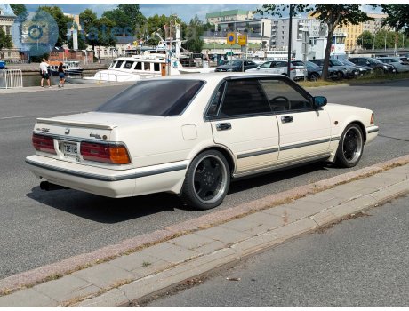 TZE-162, Nissan Cedric