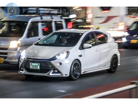 多摩 533 ろ 8, Toyota Aqua