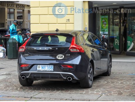 N8168, Volvo V40