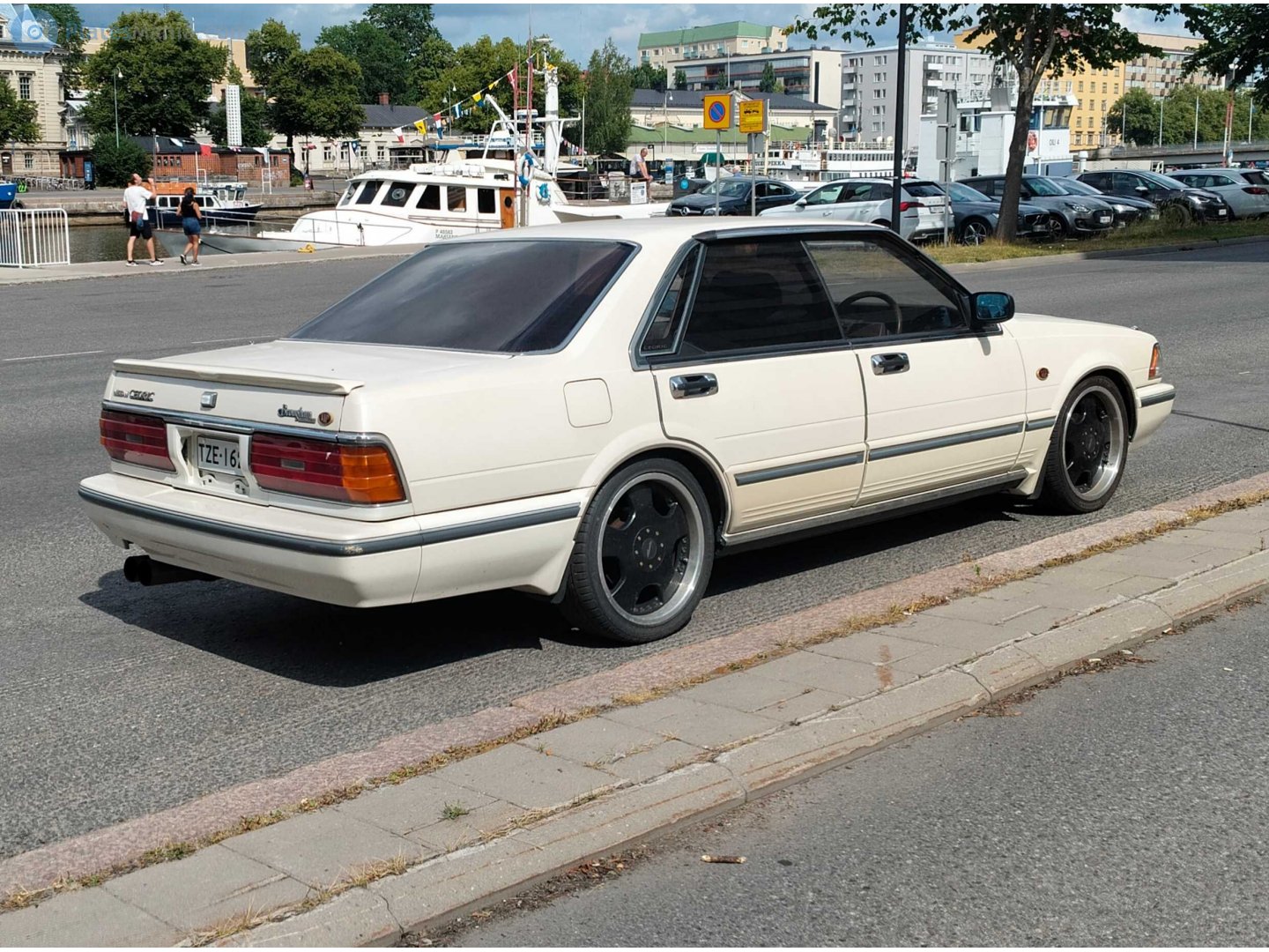 TZE-162, Nissan Cedric 7th gen Hardtop (Y31), 1987–1991