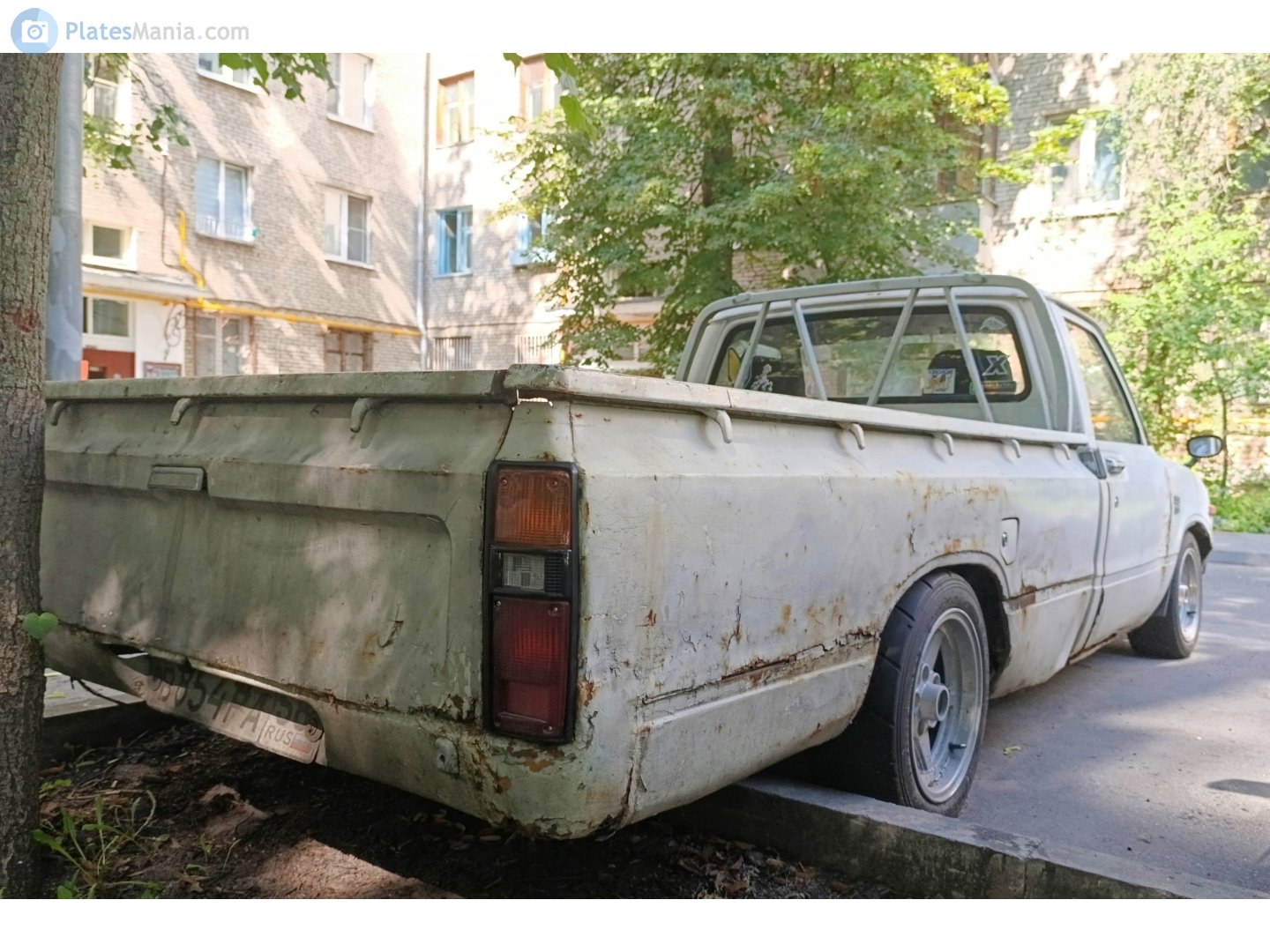 в 854 ра 58, Toyota Hilux 3rd gen (N30/N40), 1978–1983