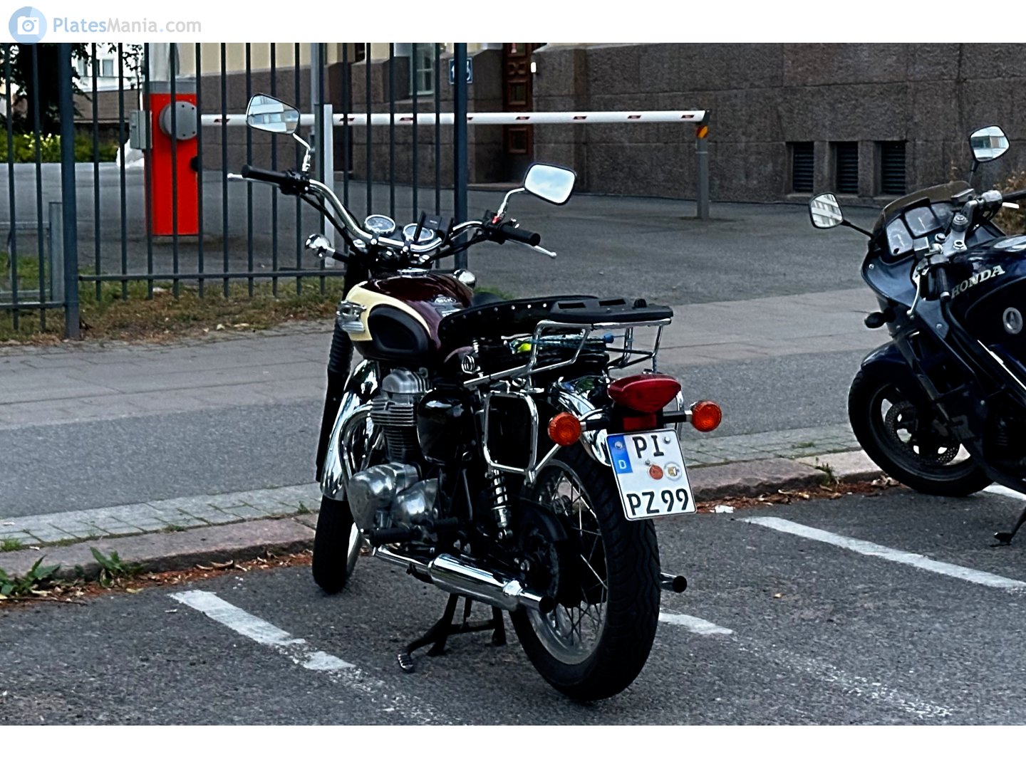 PI PZ 99, Kawasaki W650 