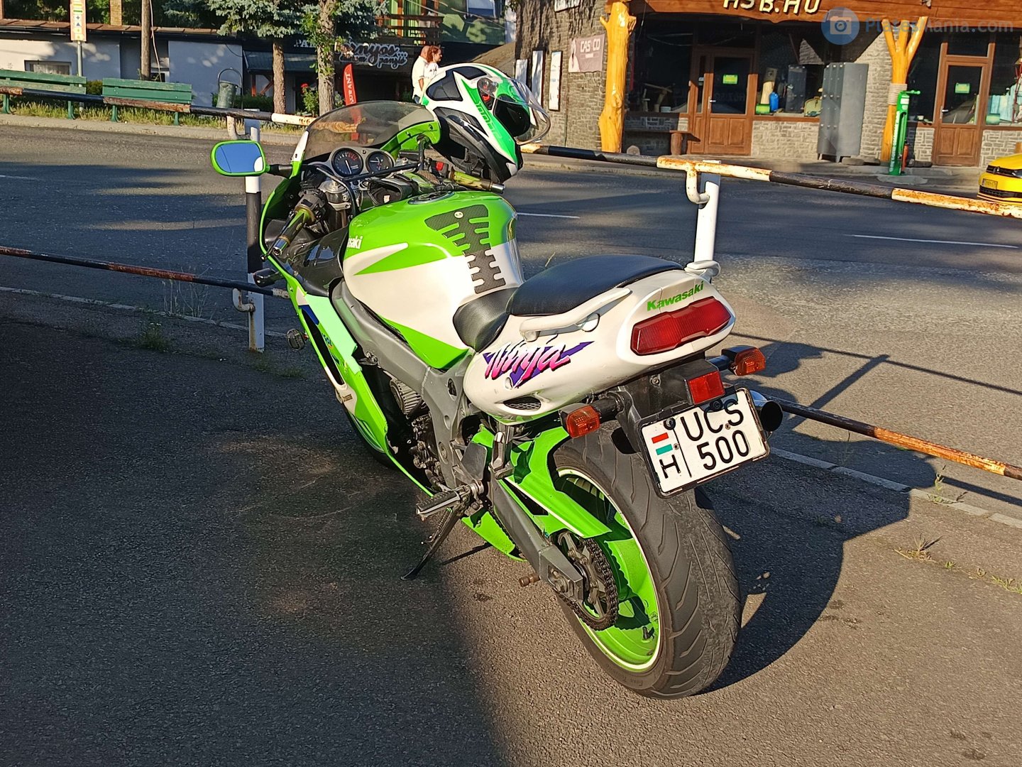 UCS-500, Kawasaki Ninja ZX-9R 1st gen B, 1994–1997