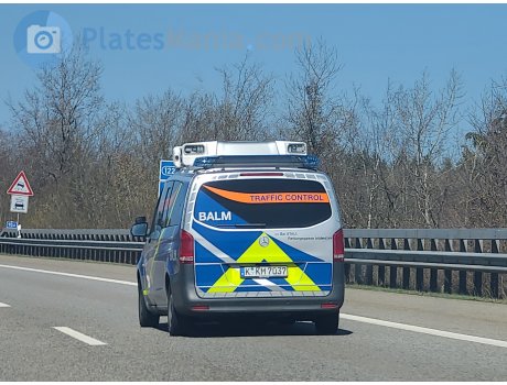 K KM 7037, Mercedes-Benz V-Klasse