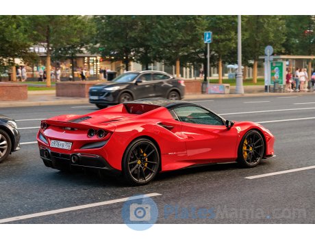 о976ув702, Ferrari F8