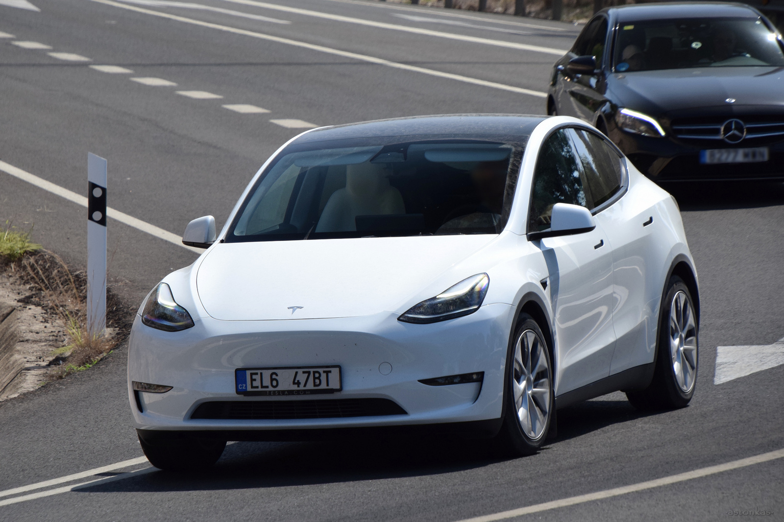 EL6 47BT, Tesla Model Y 1st gen (5YJY), 2020–2025