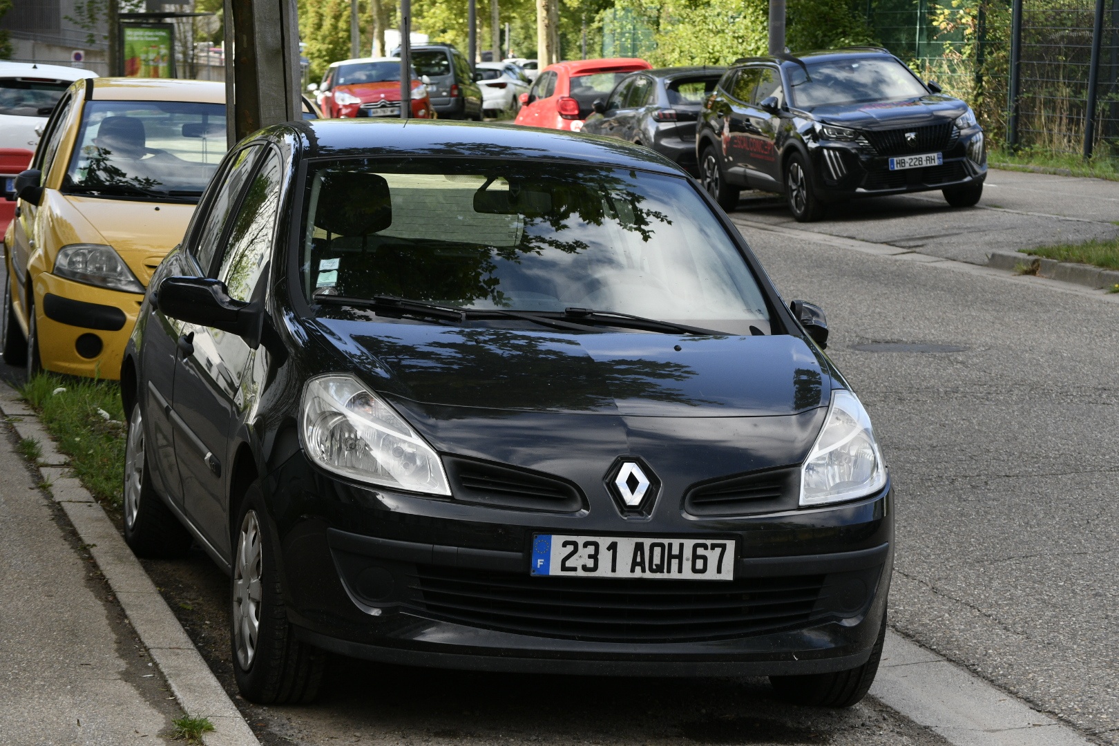 231 AQH 67, Renault Clio 3rd gen 5-door Hatch (B85), 2005–2009