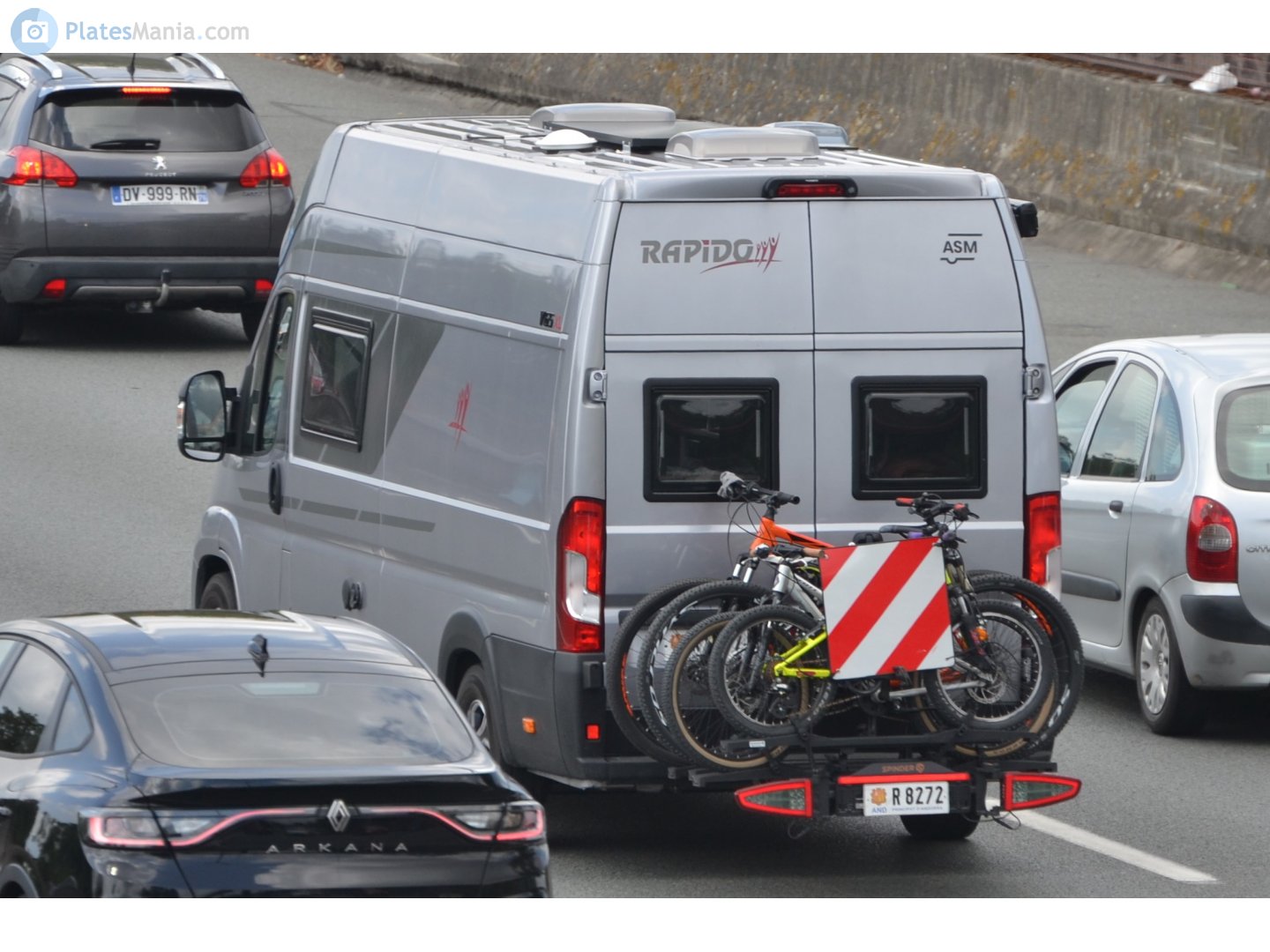 R 8272, Rapido Serie Van 