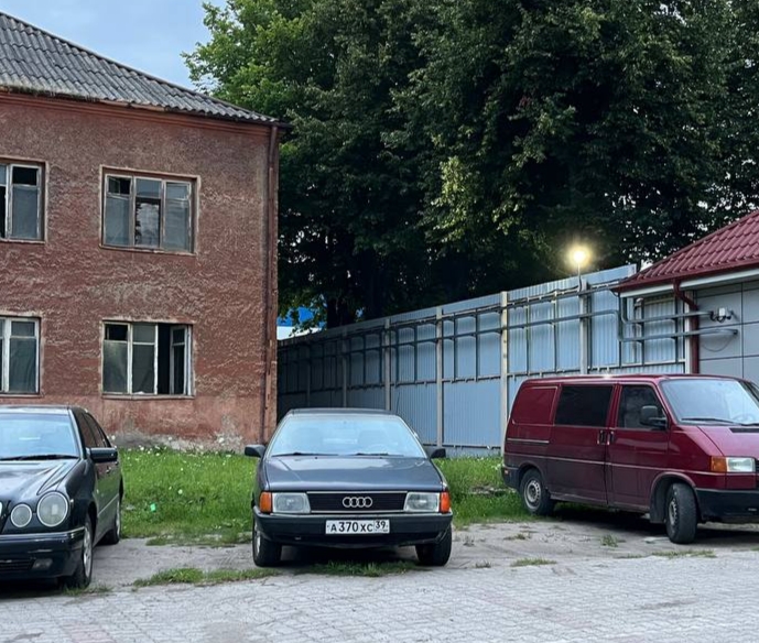 а 370 хс 39, Audi 100 3rd gen Sedan (C3/44), 1982–1991