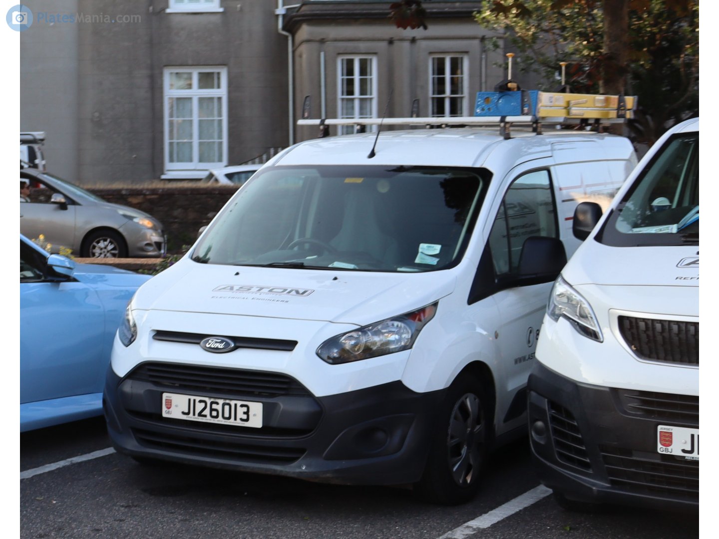 J126013, Ford Transit Courier 