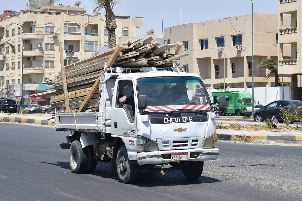 ٨٤٢٩ مرط, Chevrolet N-Series Trucks 