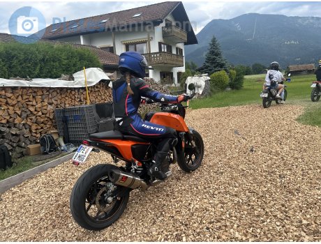 PE 8 MGG, KTM Duke