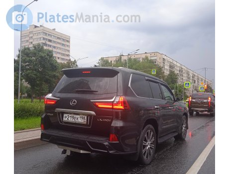 р219ек198, Lexus LX