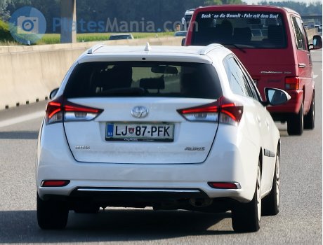 LJ 87-PFK, Toyota Auris