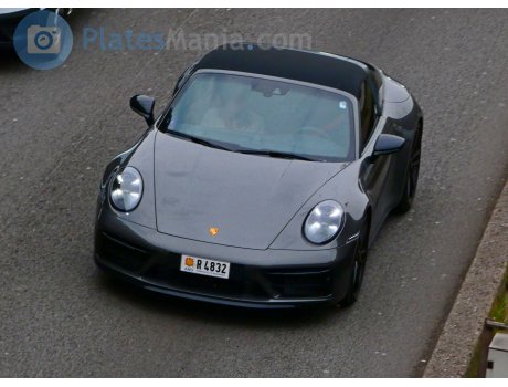 R 4832, Porsche 911