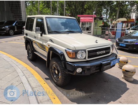 鲁F·7194T, Toyota Land Cruiser