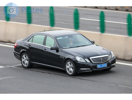 京N·L5V50, Mercedes-Benz E-Klasse
