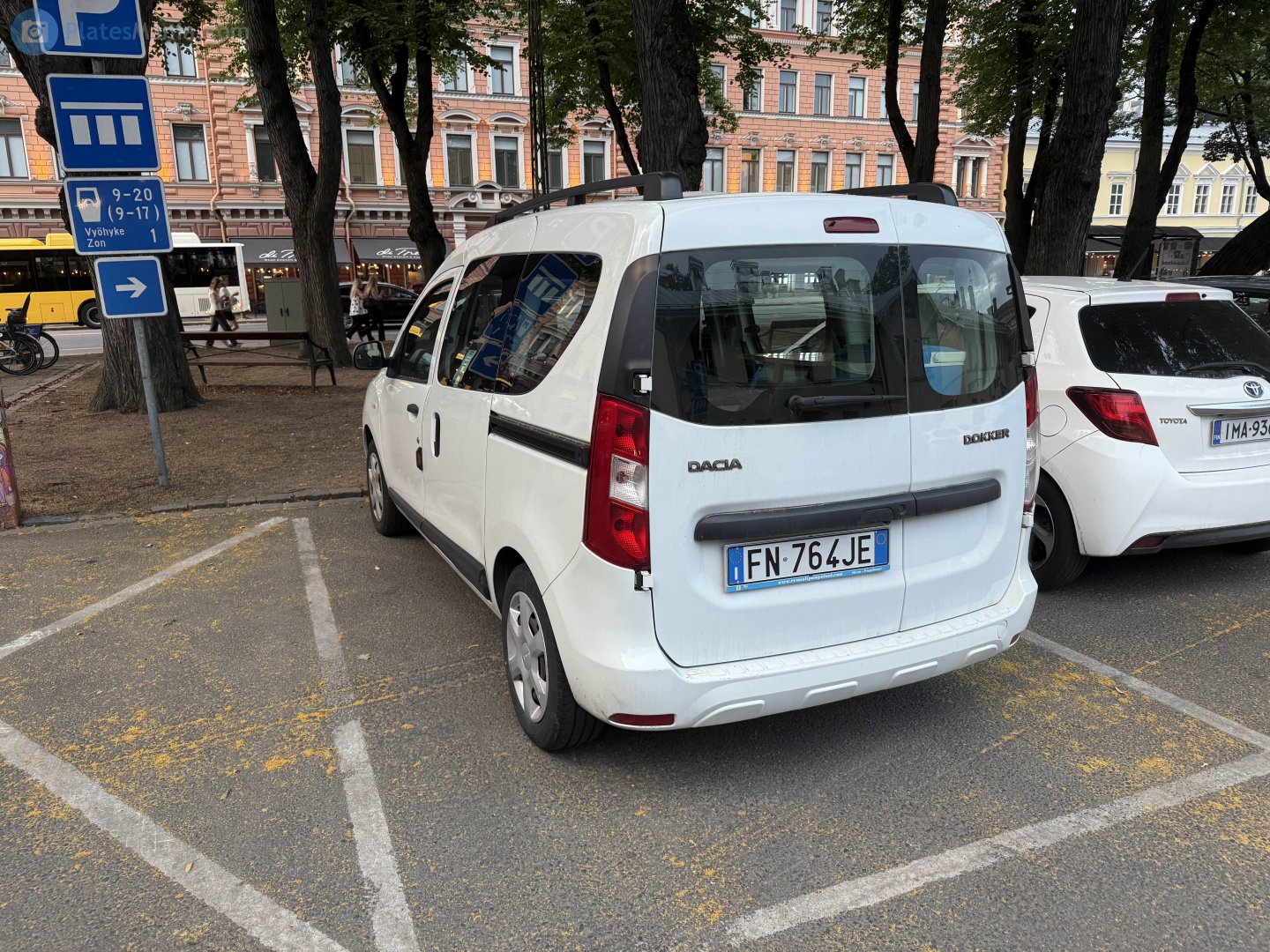 FN 764 JE, Dacia Dokker 1st gen MPV (K67), 2012–2021