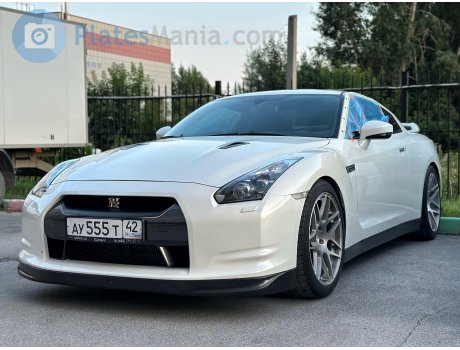 ау 555 т 42, Nissan GT-R