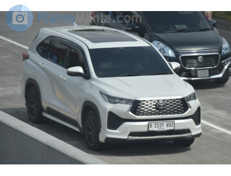 B 1519 VOZ, Toyota Innova